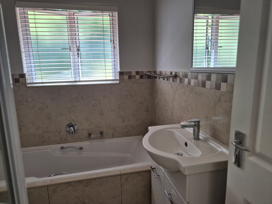 To Let 4 Bedroom Property for Rent in Ballito Central KwaZulu-Natal