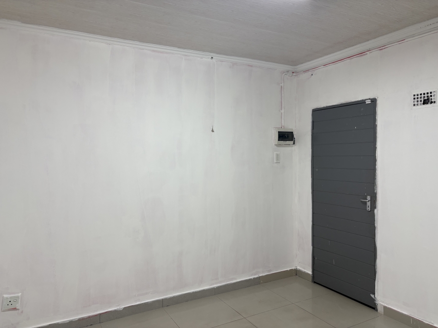 To Let Commercial Property for Rent in South Beach KwaZulu-Natal