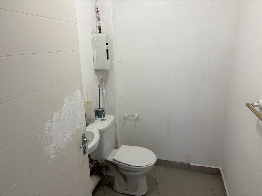 To Let Commercial Property for Rent in South Beach KwaZulu-Natal