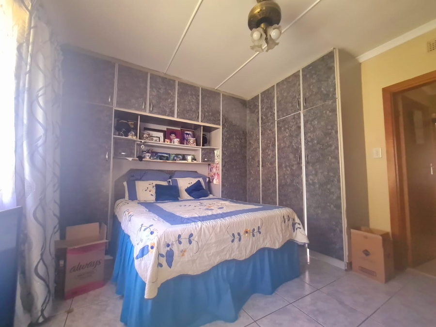 6 Bedroom Property for Sale in High Ridge KwaZulu-Natal