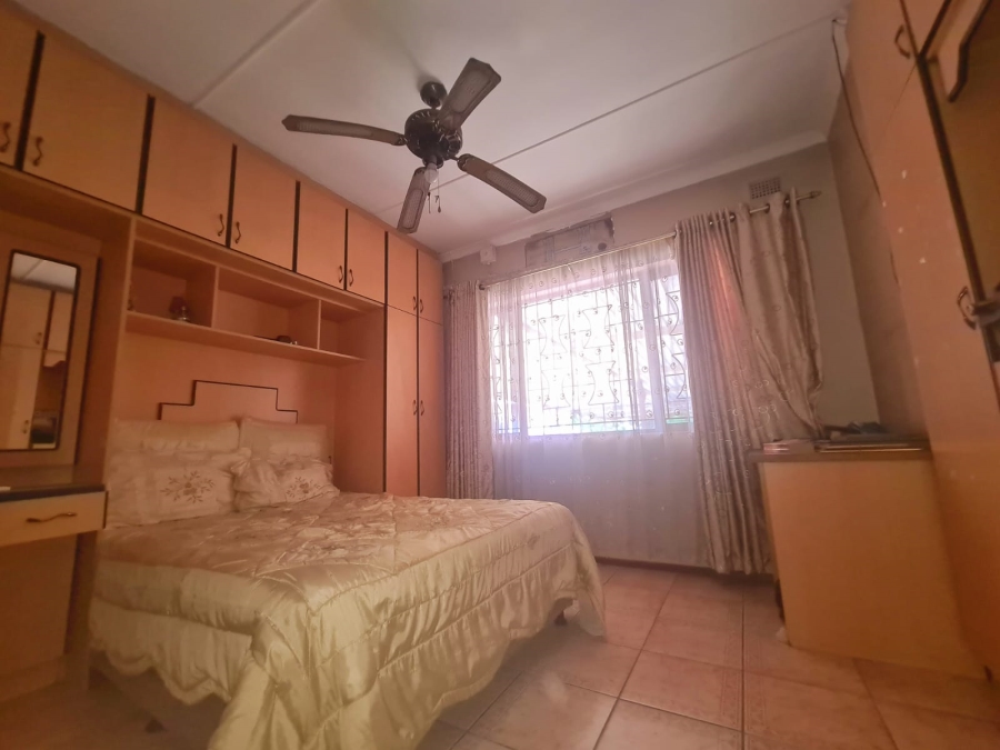 6 Bedroom Property for Sale in High Ridge KwaZulu-Natal