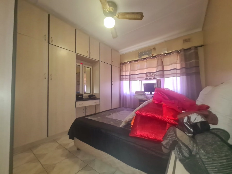 6 Bedroom Property for Sale in High Ridge KwaZulu-Natal