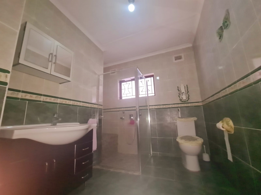 6 Bedroom Property for Sale in High Ridge KwaZulu-Natal
