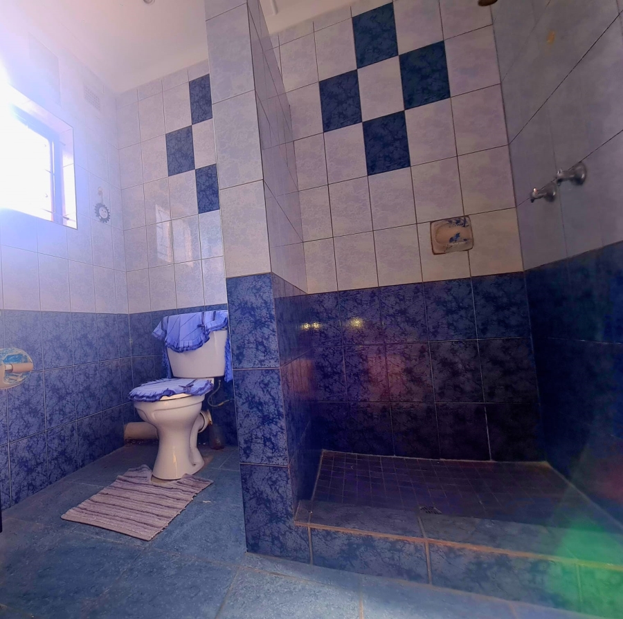 6 Bedroom Property for Sale in High Ridge KwaZulu-Natal