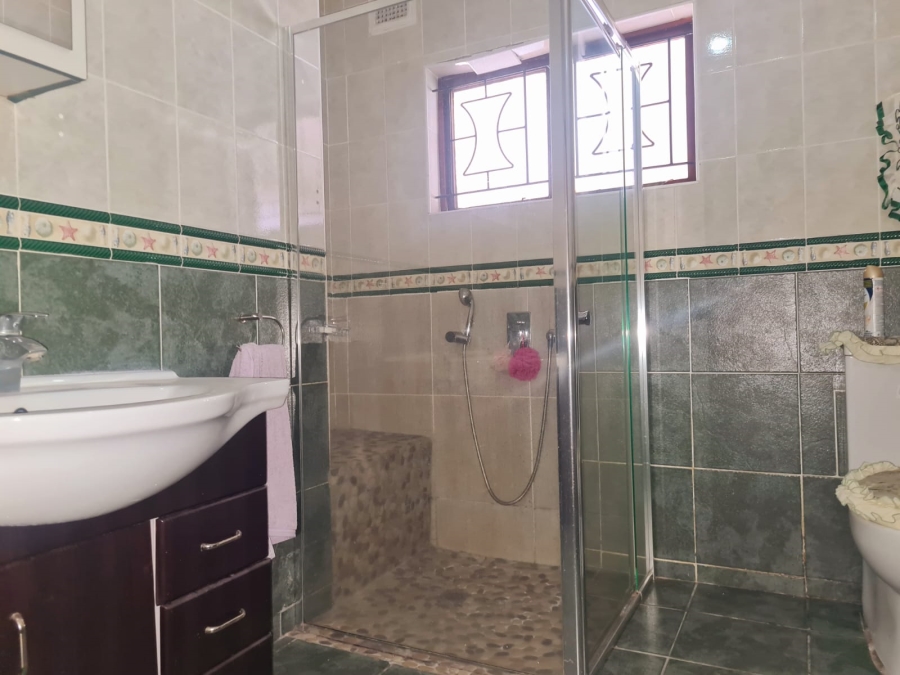 6 Bedroom Property for Sale in High Ridge KwaZulu-Natal