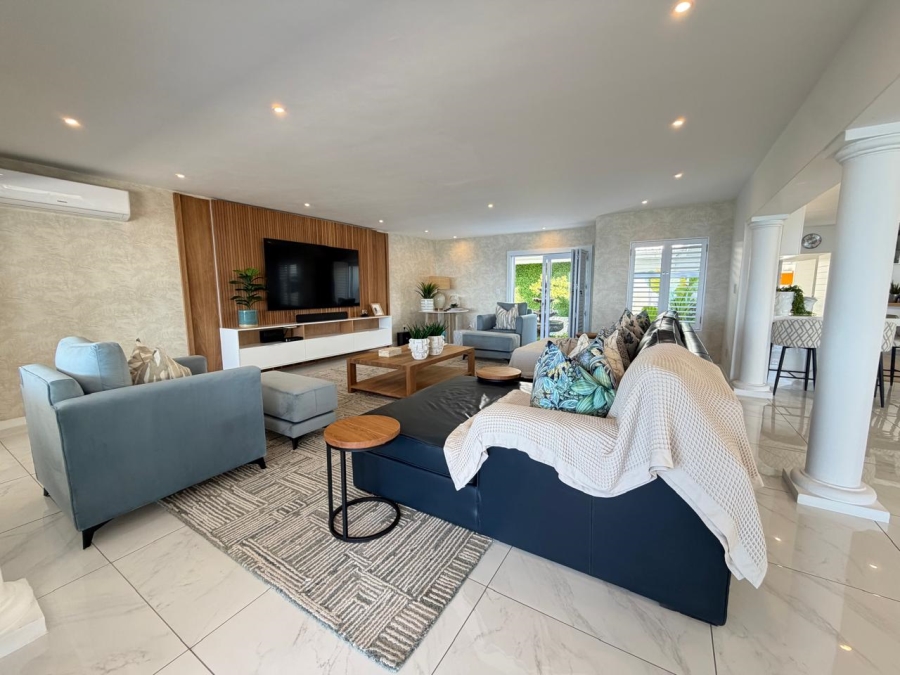 6 Bedroom Property for Sale in Willard Beach KwaZulu-Natal