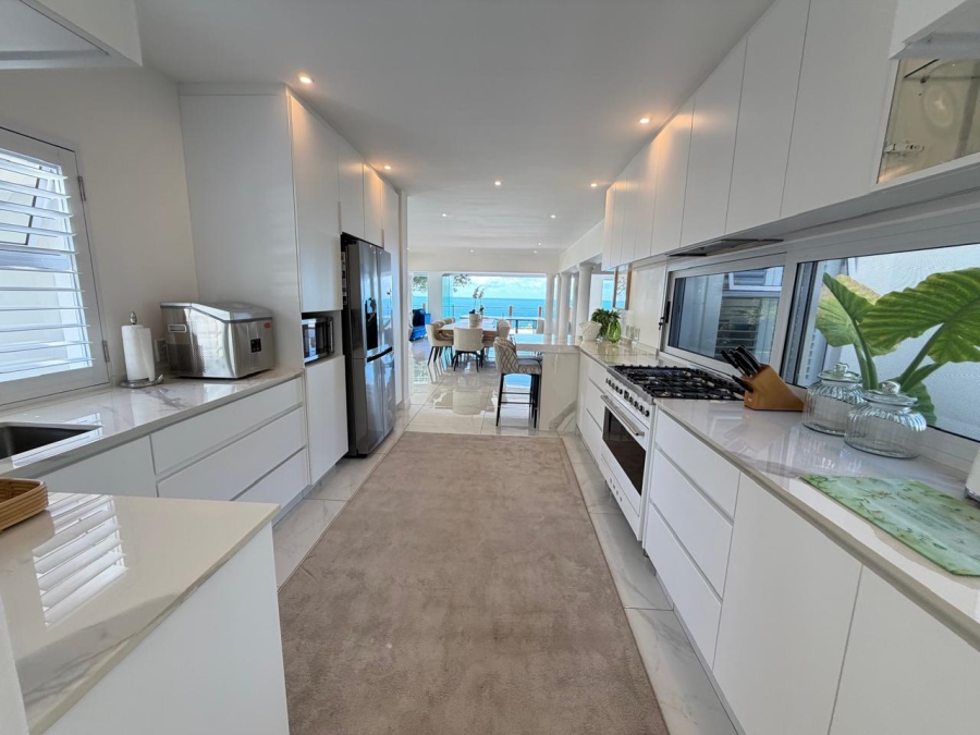 6 Bedroom Property for Sale in Willard Beach KwaZulu-Natal