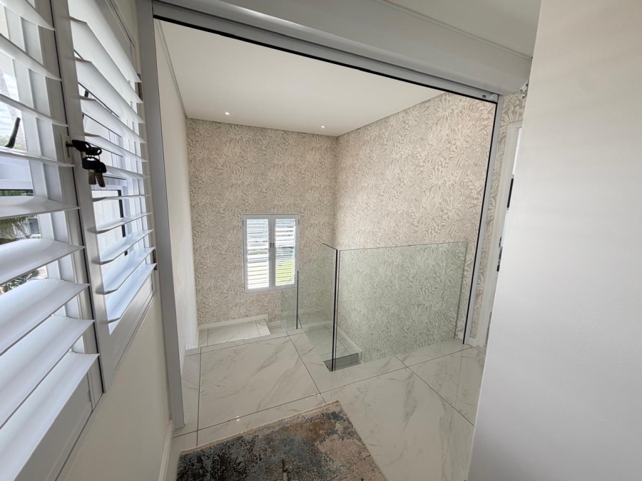 6 Bedroom Property for Sale in Willard Beach KwaZulu-Natal