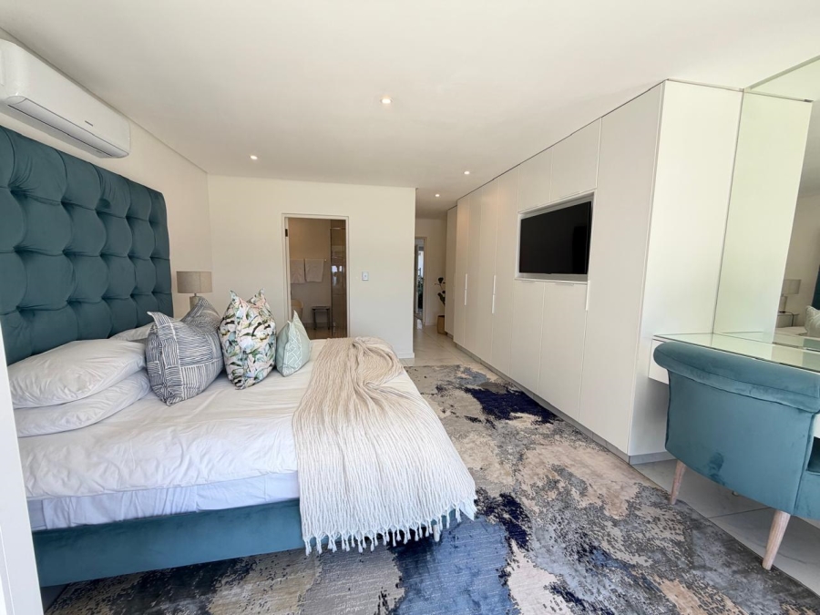 6 Bedroom Property for Sale in Willard Beach KwaZulu-Natal