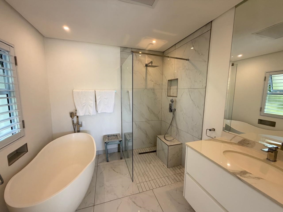 6 Bedroom Property for Sale in Willard Beach KwaZulu-Natal