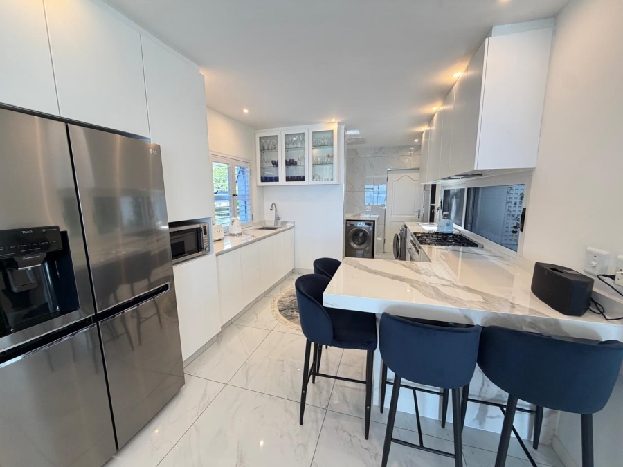 6 Bedroom Property for Sale in Willard Beach KwaZulu-Natal