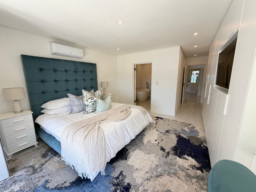 6 Bedroom Property for Sale in Willard Beach KwaZulu-Natal
