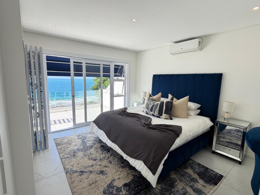 6 Bedroom Property for Sale in Willard Beach KwaZulu-Natal