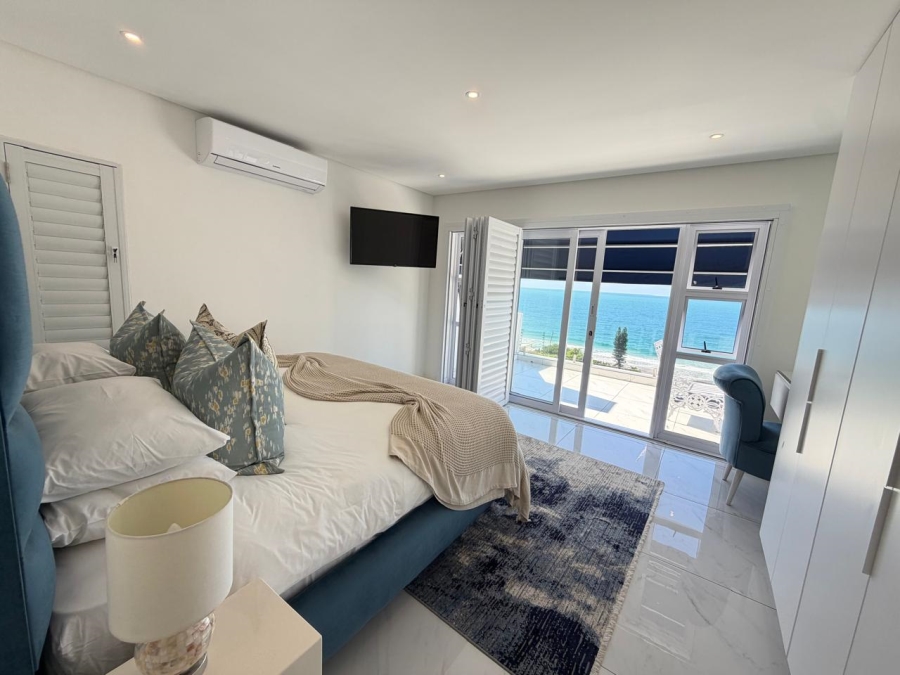 6 Bedroom Property for Sale in Willard Beach KwaZulu-Natal