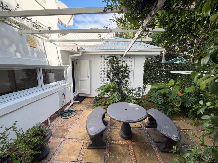 6 Bedroom Property for Sale in Willard Beach KwaZulu-Natal