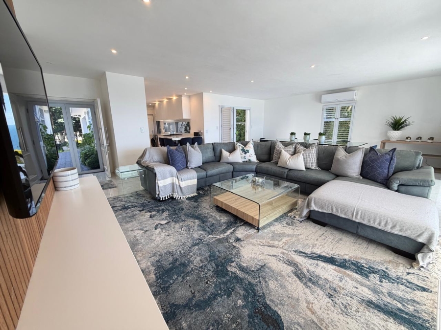 6 Bedroom Property for Sale in Willard Beach KwaZulu-Natal