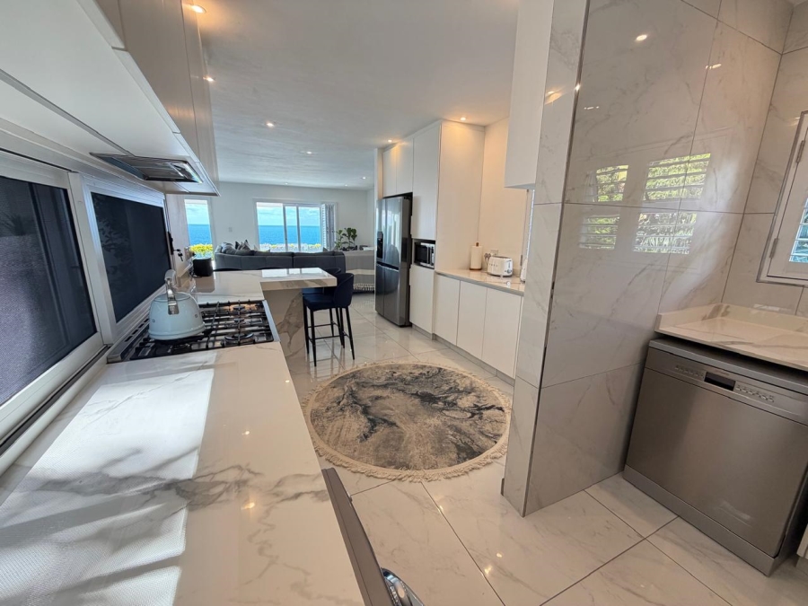 6 Bedroom Property for Sale in Willard Beach KwaZulu-Natal