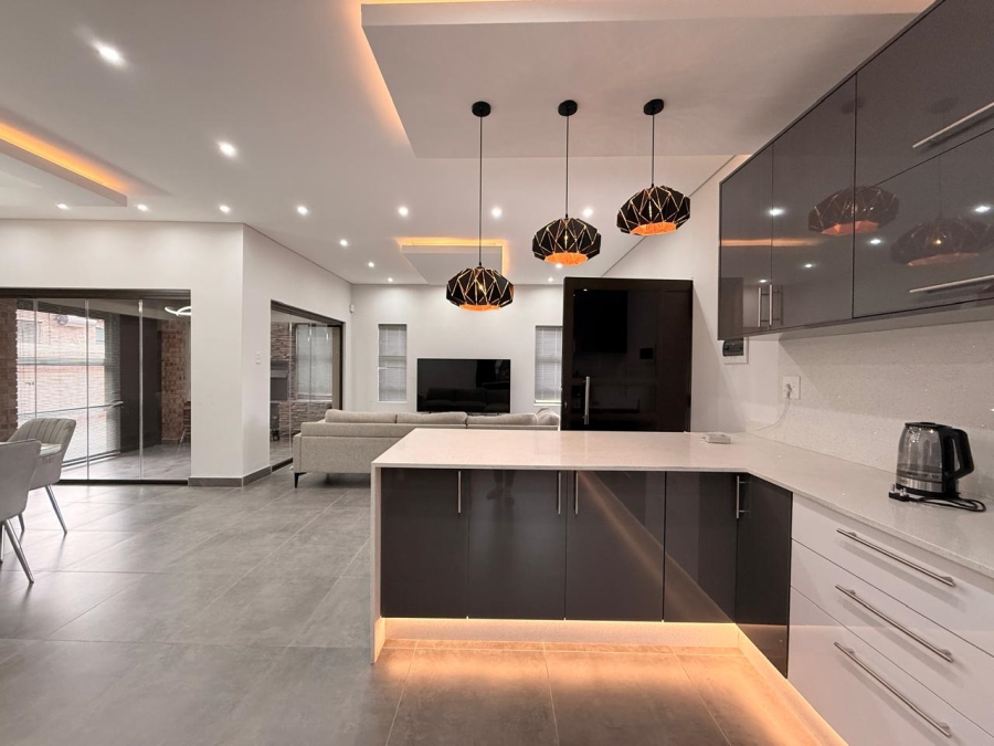 3 Bedroom Property for Sale in Schuinshoogte KwaZulu-Natal