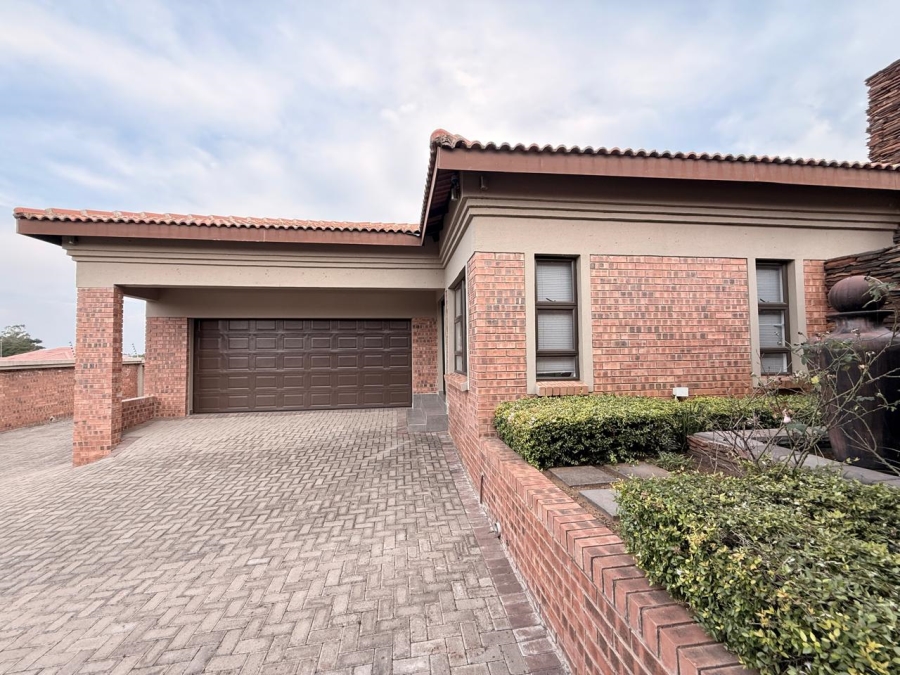 3 Bedroom Property for Sale in Schuinshoogte KwaZulu-Natal