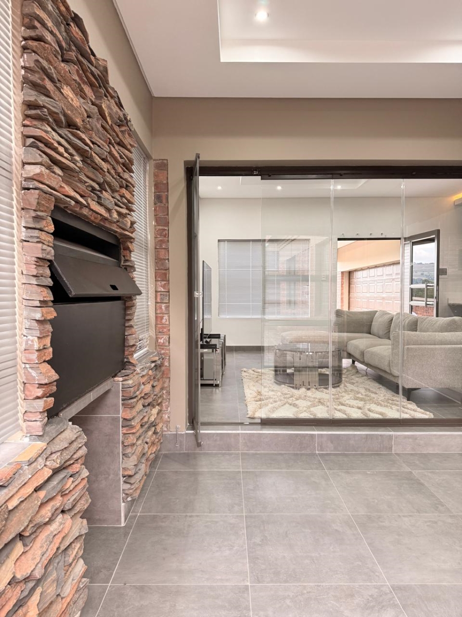 3 Bedroom Property for Sale in Schuinshoogte KwaZulu-Natal