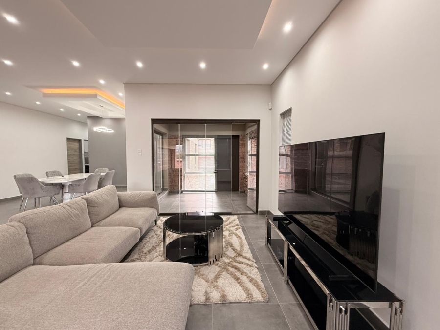 3 Bedroom Property for Sale in Schuinshoogte KwaZulu-Natal