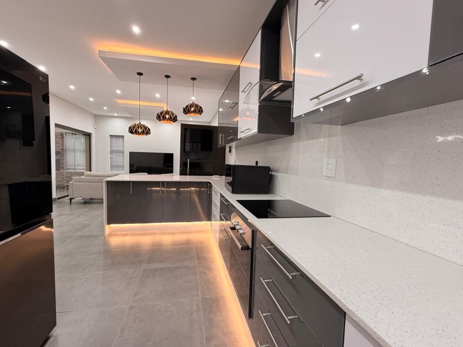 3 Bedroom Property for Sale in Schuinshoogte KwaZulu-Natal