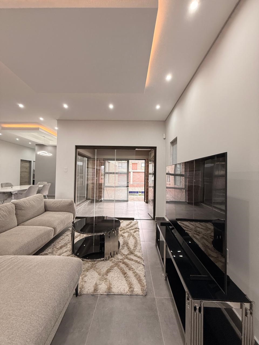 3 Bedroom Property for Sale in Schuinshoogte KwaZulu-Natal