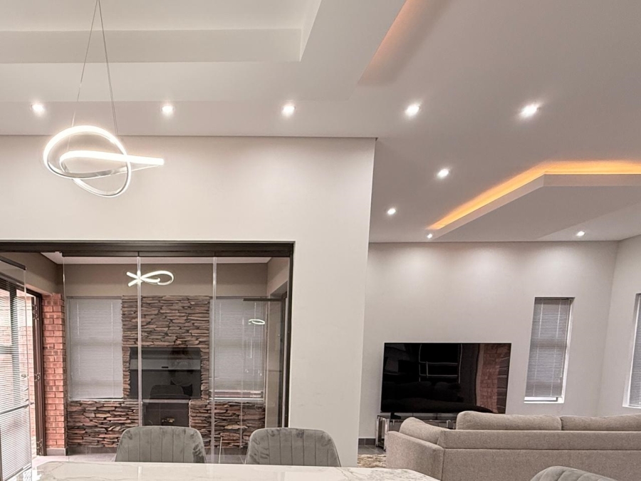 3 Bedroom Property for Sale in Schuinshoogte KwaZulu-Natal