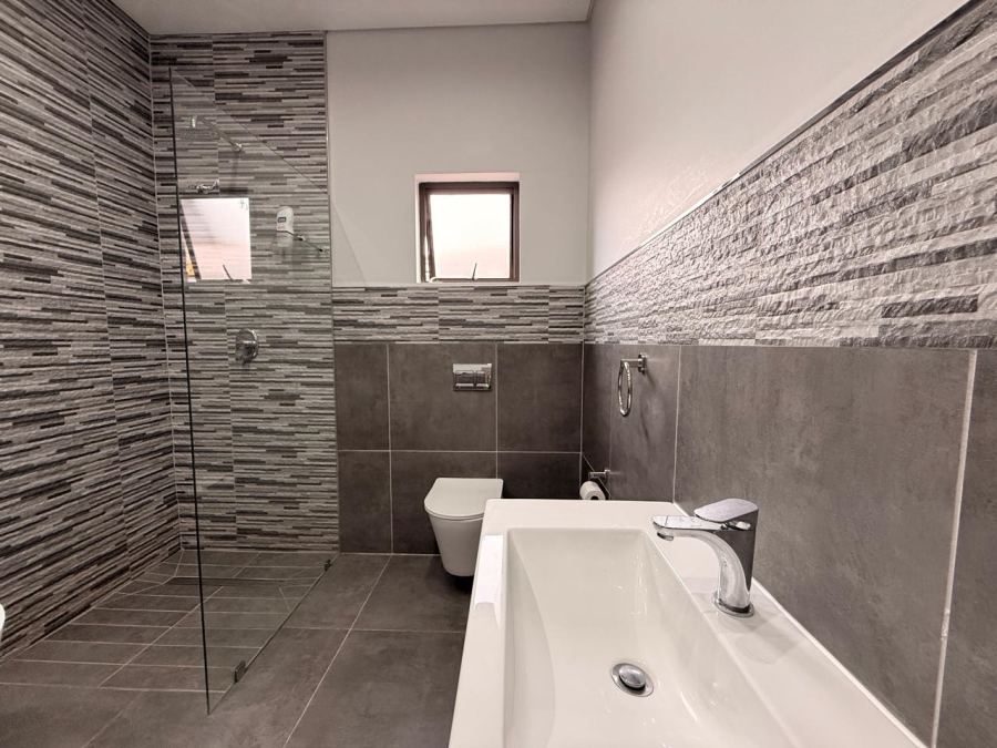 3 Bedroom Property for Sale in Schuinshoogte KwaZulu-Natal