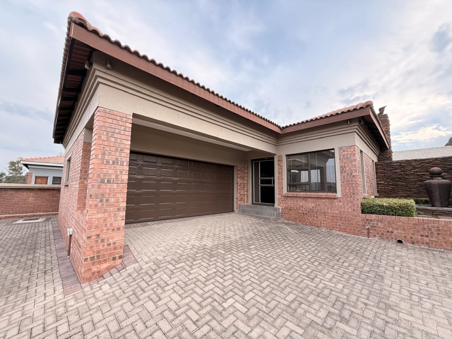 3 Bedroom Property for Sale in Schuinshoogte KwaZulu-Natal