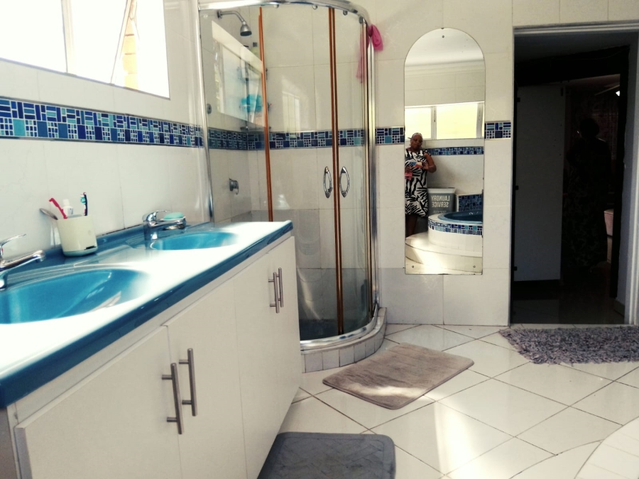 5 Bedroom Property for Sale in Tugela Mouth KwaZulu-Natal