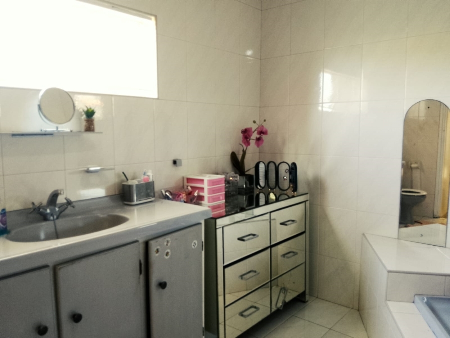 5 Bedroom Property for Sale in Tugela Mouth KwaZulu-Natal