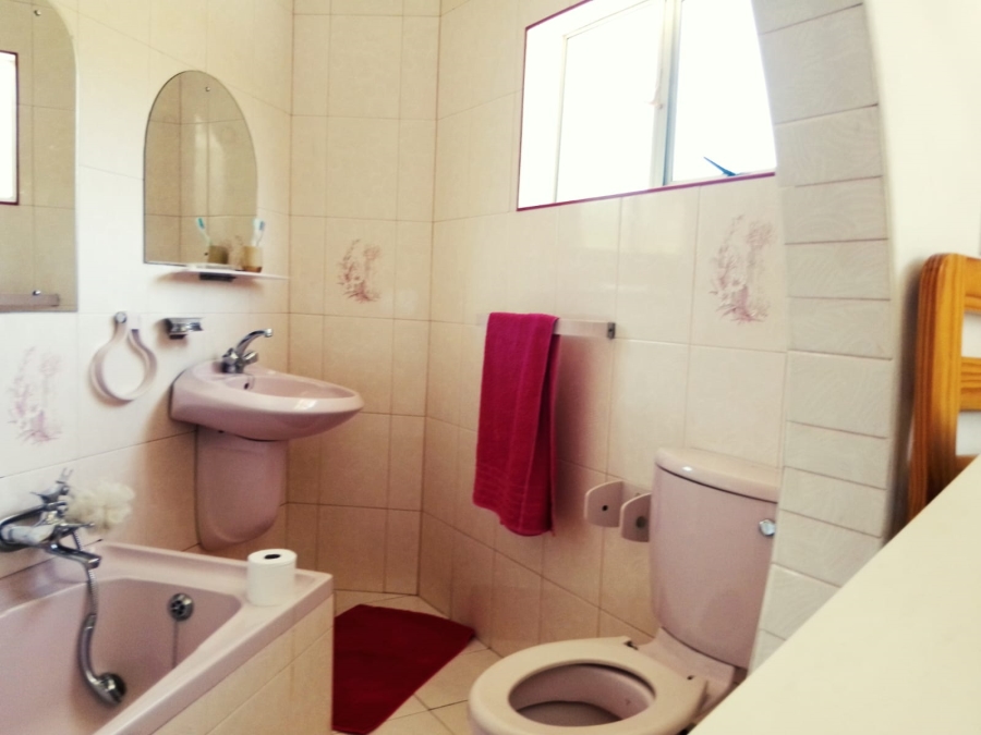5 Bedroom Property for Sale in Tugela Mouth KwaZulu-Natal