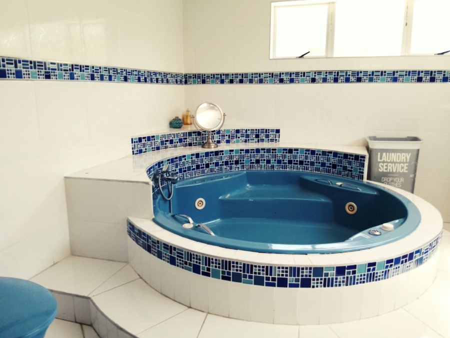 5 Bedroom Property for Sale in Tugela Mouth KwaZulu-Natal