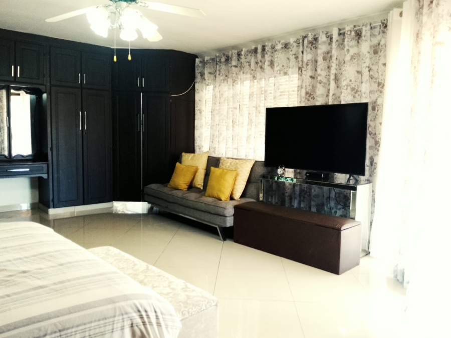 5 Bedroom Property for Sale in Tugela Mouth KwaZulu-Natal