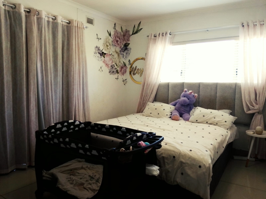 5 Bedroom Property for Sale in Tugela Mouth KwaZulu-Natal