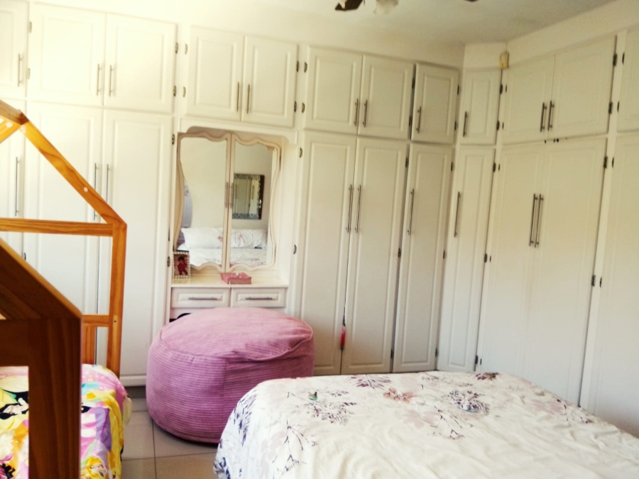 5 Bedroom Property for Sale in Tugela Mouth KwaZulu-Natal