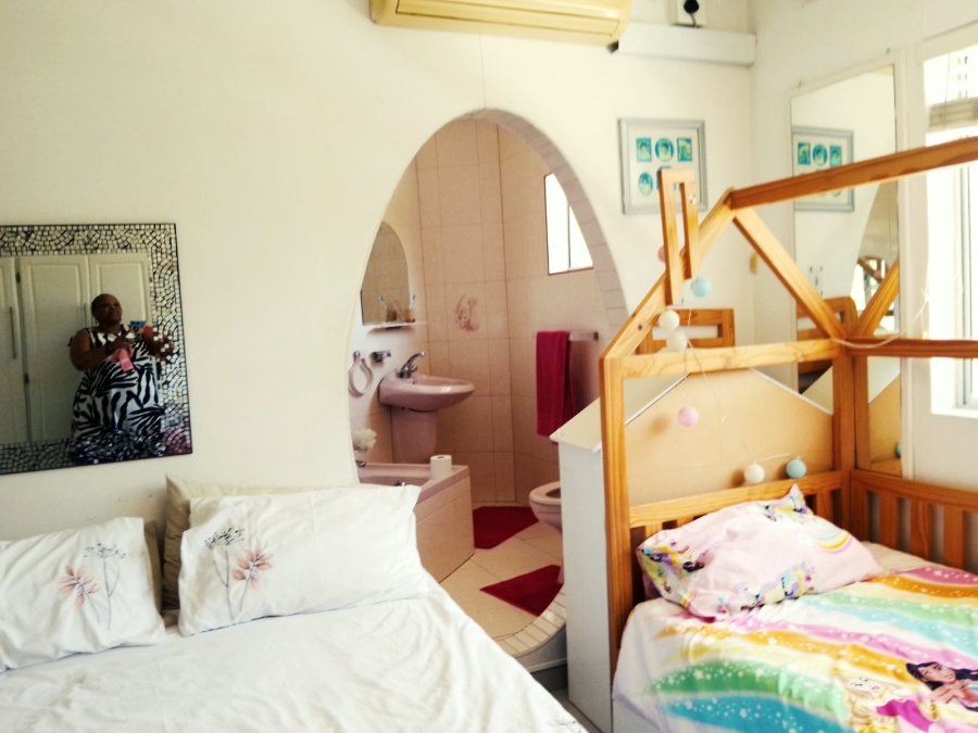 5 Bedroom Property for Sale in Tugela Mouth KwaZulu-Natal