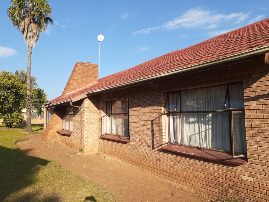 4 Bedroom Property for Sale in Sunnyridge KwaZulu-Natal