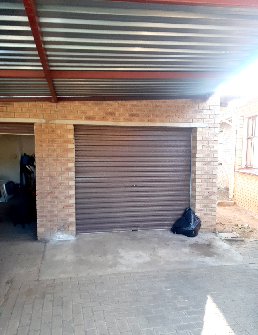 4 Bedroom Property for Sale in Sunnyridge KwaZulu-Natal