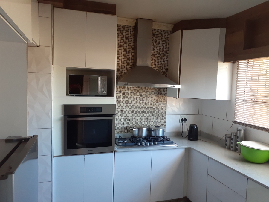 4 Bedroom Property for Sale in Sunnyridge KwaZulu-Natal