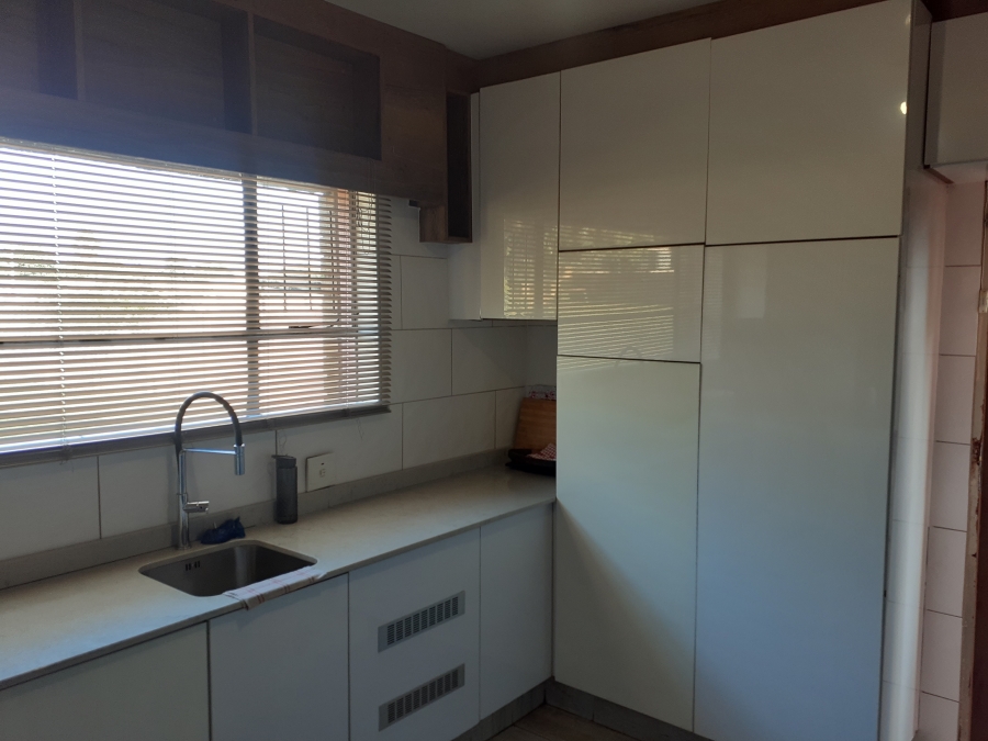 4 Bedroom Property for Sale in Sunnyridge KwaZulu-Natal