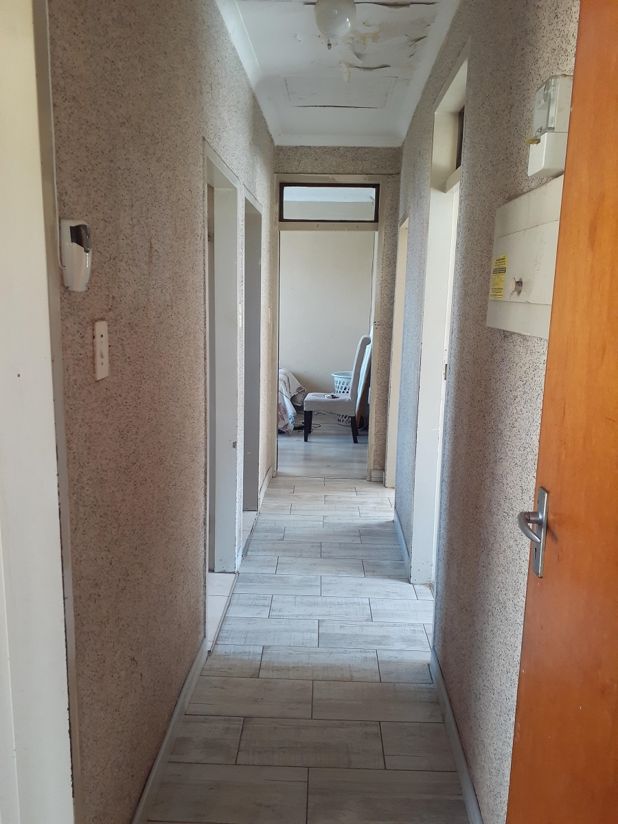 4 Bedroom Property for Sale in Sunnyridge KwaZulu-Natal