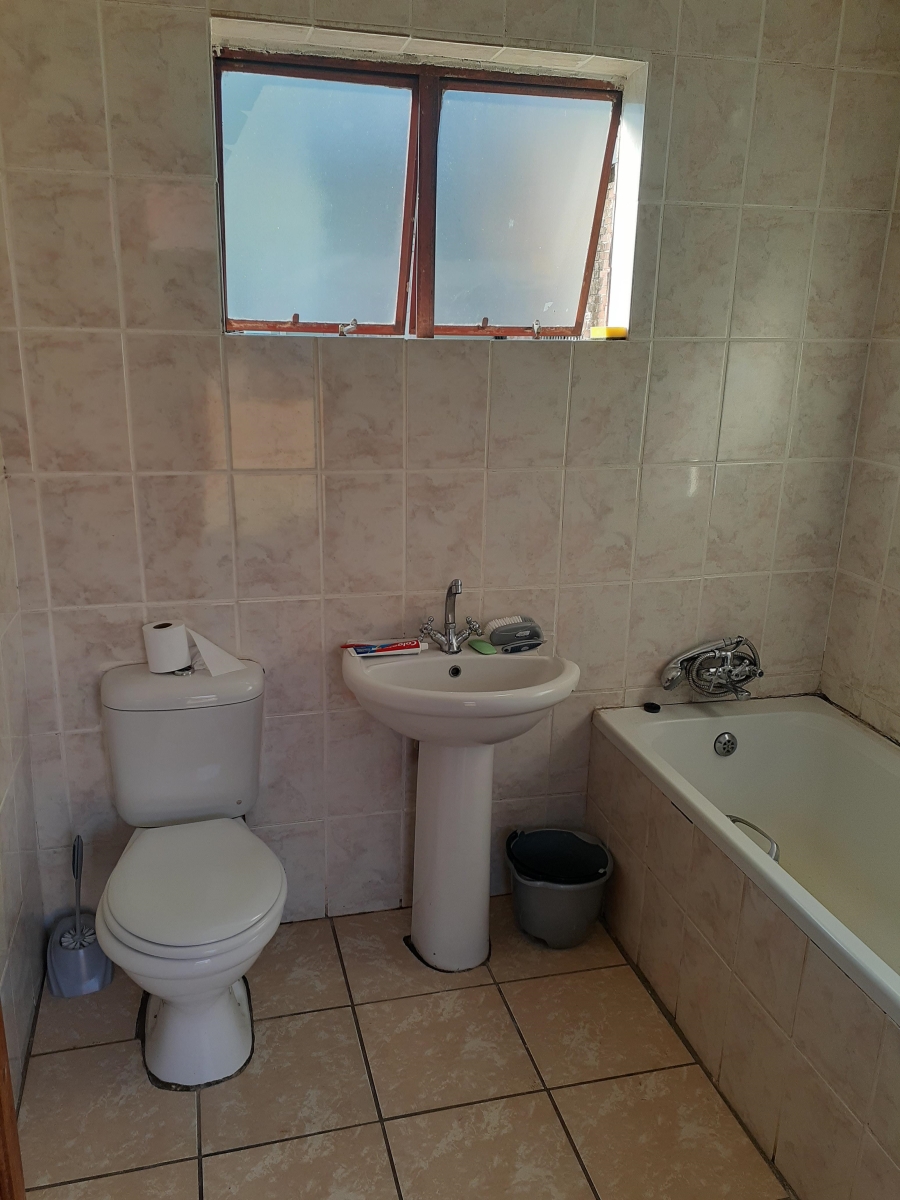 4 Bedroom Property for Sale in Sunnyridge KwaZulu-Natal