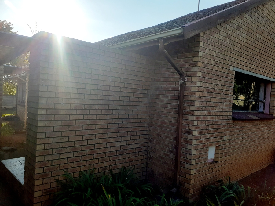 4 Bedroom Property for Sale in Sunnyridge KwaZulu-Natal