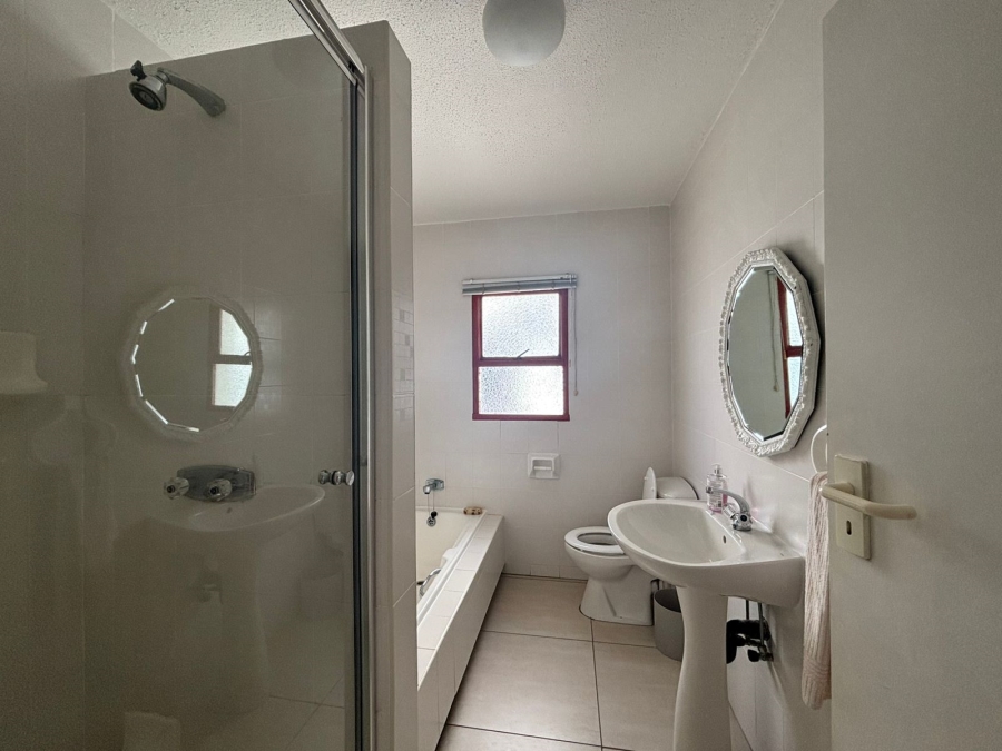 To Let 3 Bedroom Property for Rent in Shakas Rock KwaZulu-Natal