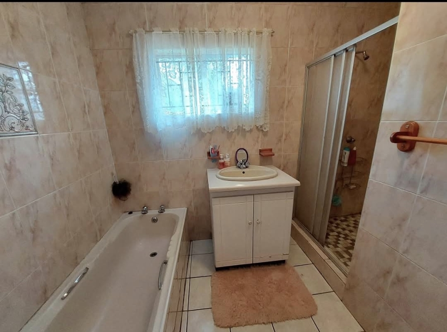 4 Bedroom Property for Sale in Hayfields KwaZulu-Natal