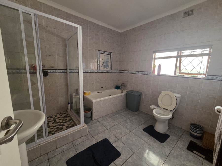 To Let 3 Bedroom Property for Rent in Bluff KwaZulu-Natal