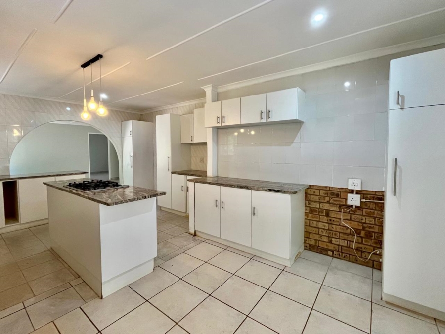 To Let 3 Bedroom Property for Rent in Glen Anil KwaZulu-Natal