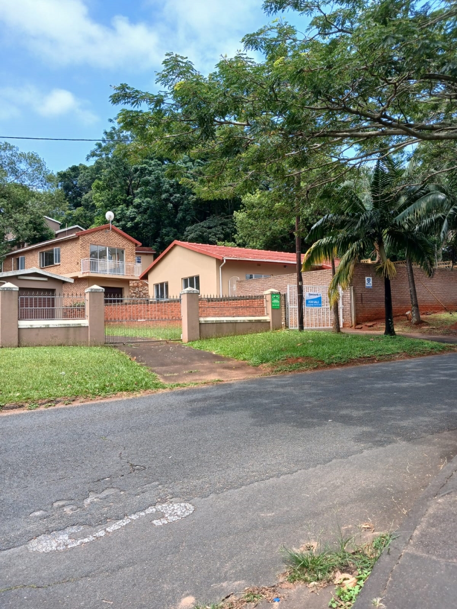 To Let 6 Bedroom Property for Rent in Yellowwood Park KwaZulu-Natal